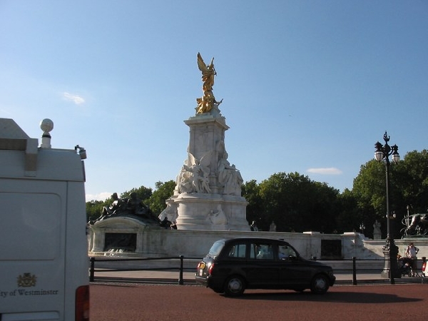 Buckingham Palace Fountain