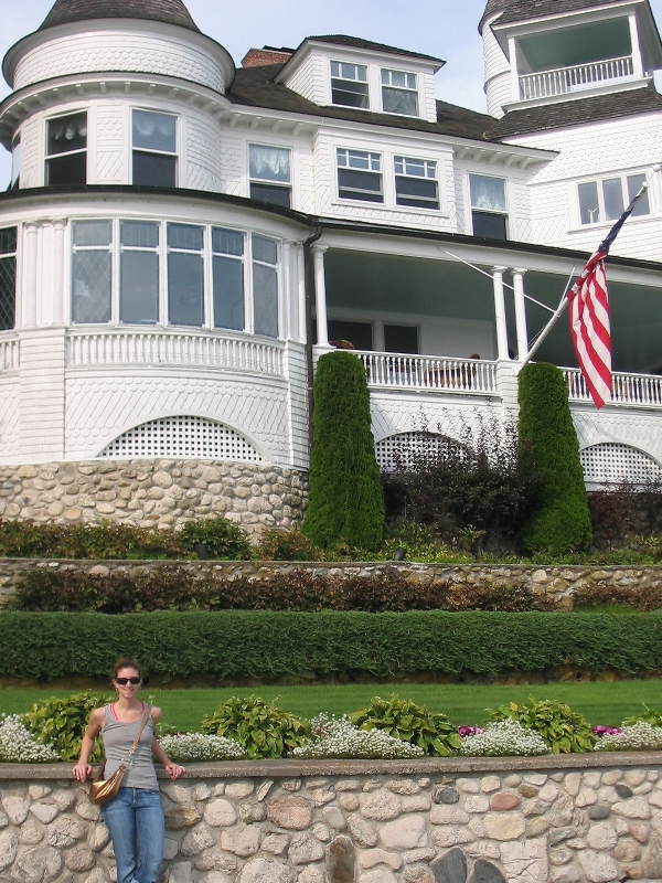 Susan in front of the house I will buy very soon